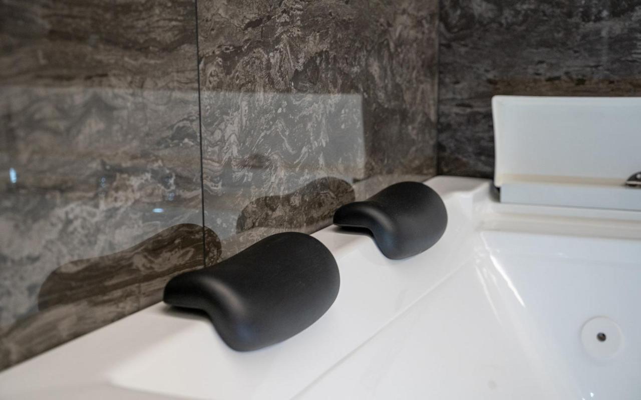 Intimity Luxury Rooms Qualiano Exterior photo